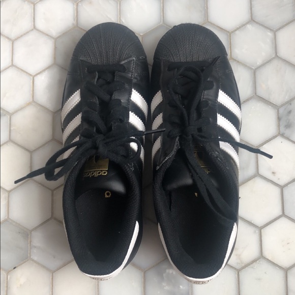 adidas superstar athletic shoe